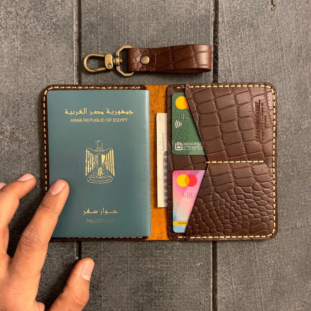Croco passport holder + free medal “cow leather “ – Rusty leather c
