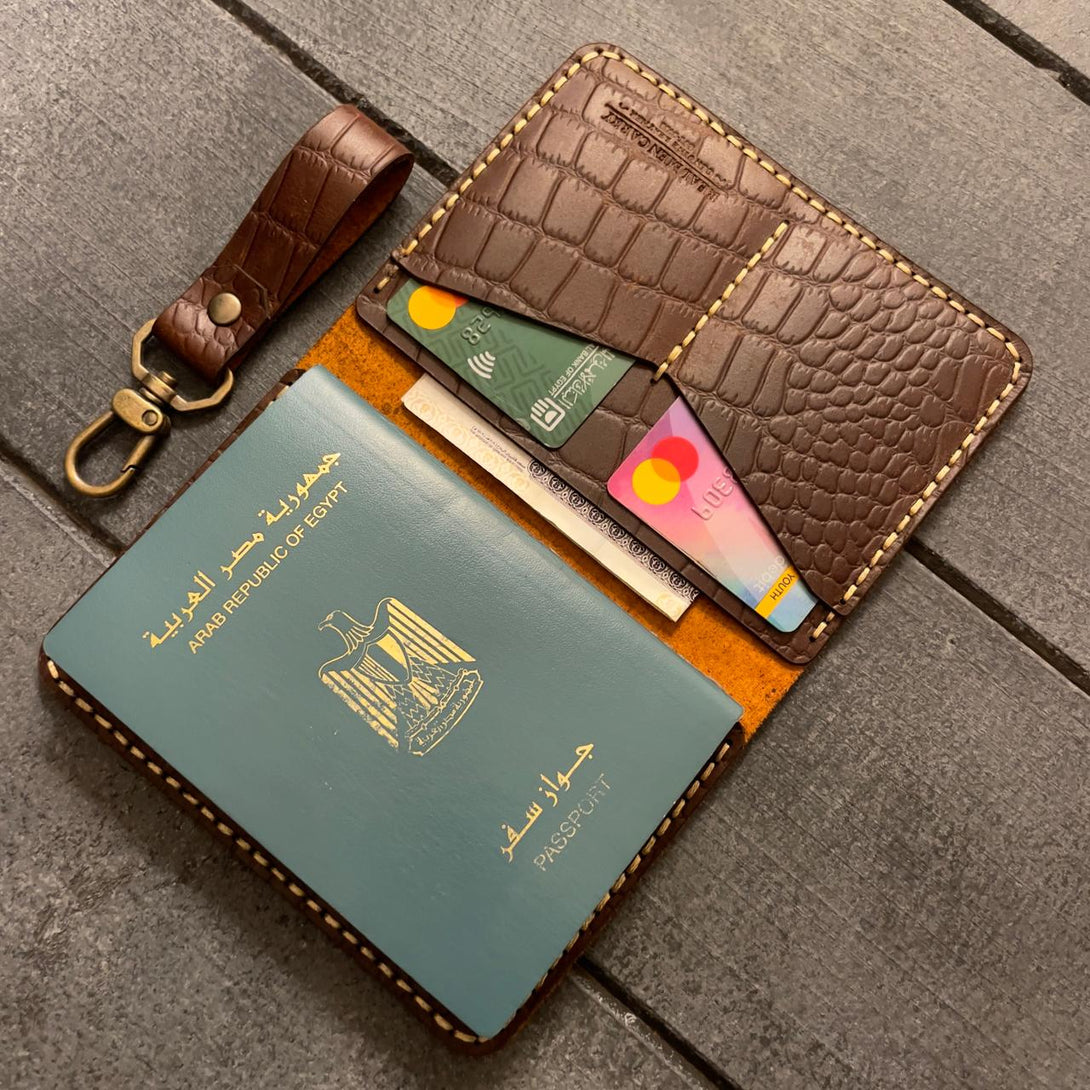 Croco passport holder + free medal “cow leather “ – Rusty leather c
